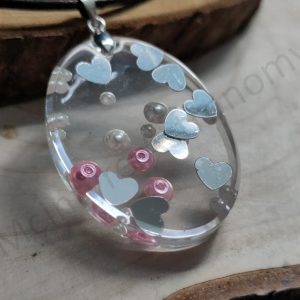 Epoxy Resin Pendant - Oval-Shaped Transparent with Hearts and Pearls